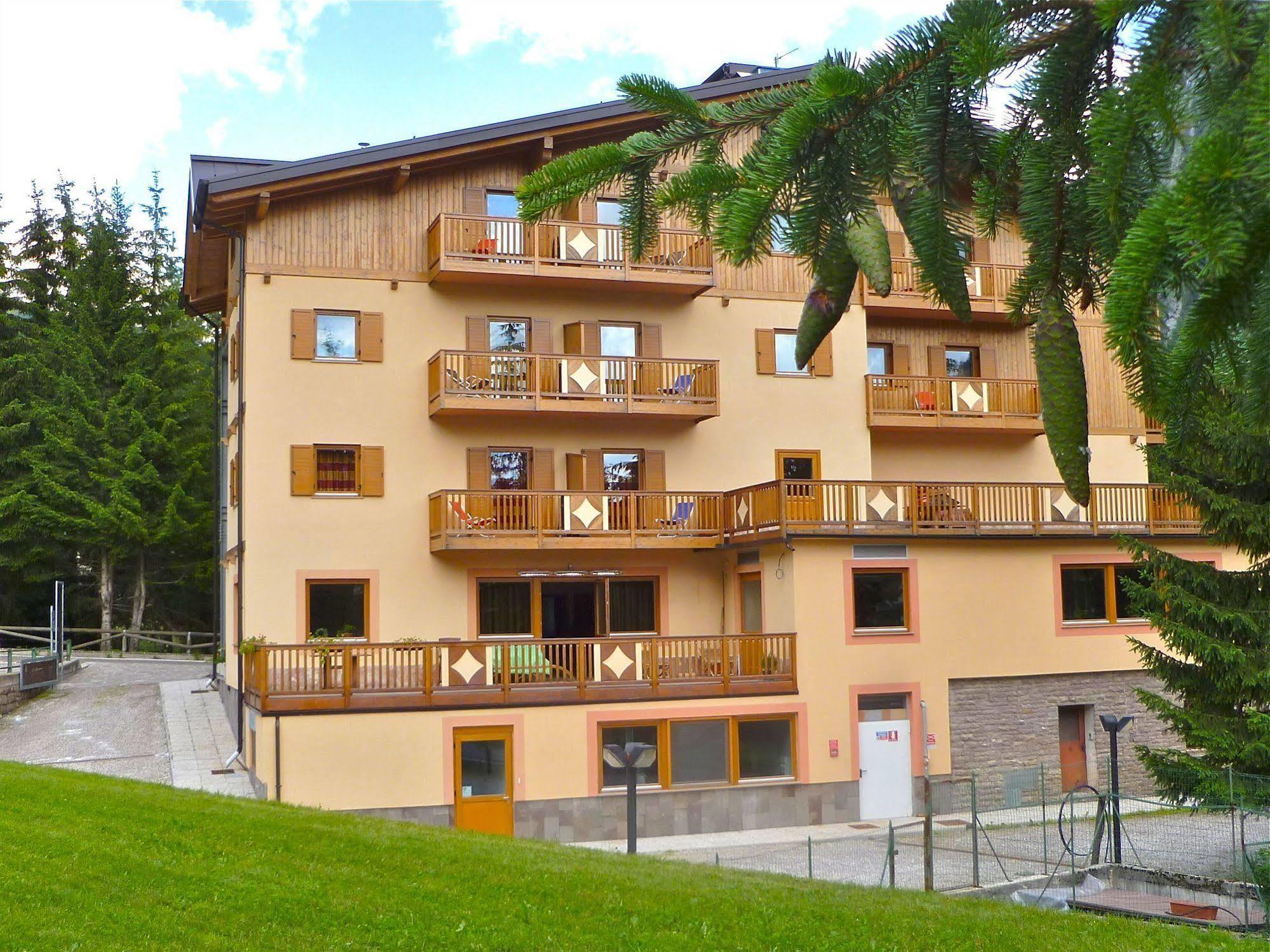 Отель Relais San Giusto Кампителло-ди-Фасса Экстерьер фото
